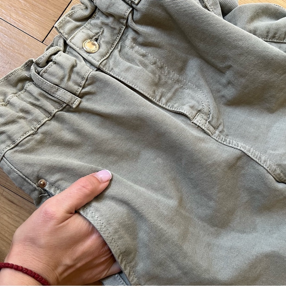 SOLD🛑ZARA High Waisted Khaki "Paperbag"
Baggy Ankle Jeans Olive Green Sz 2 - Picture 8 of 12